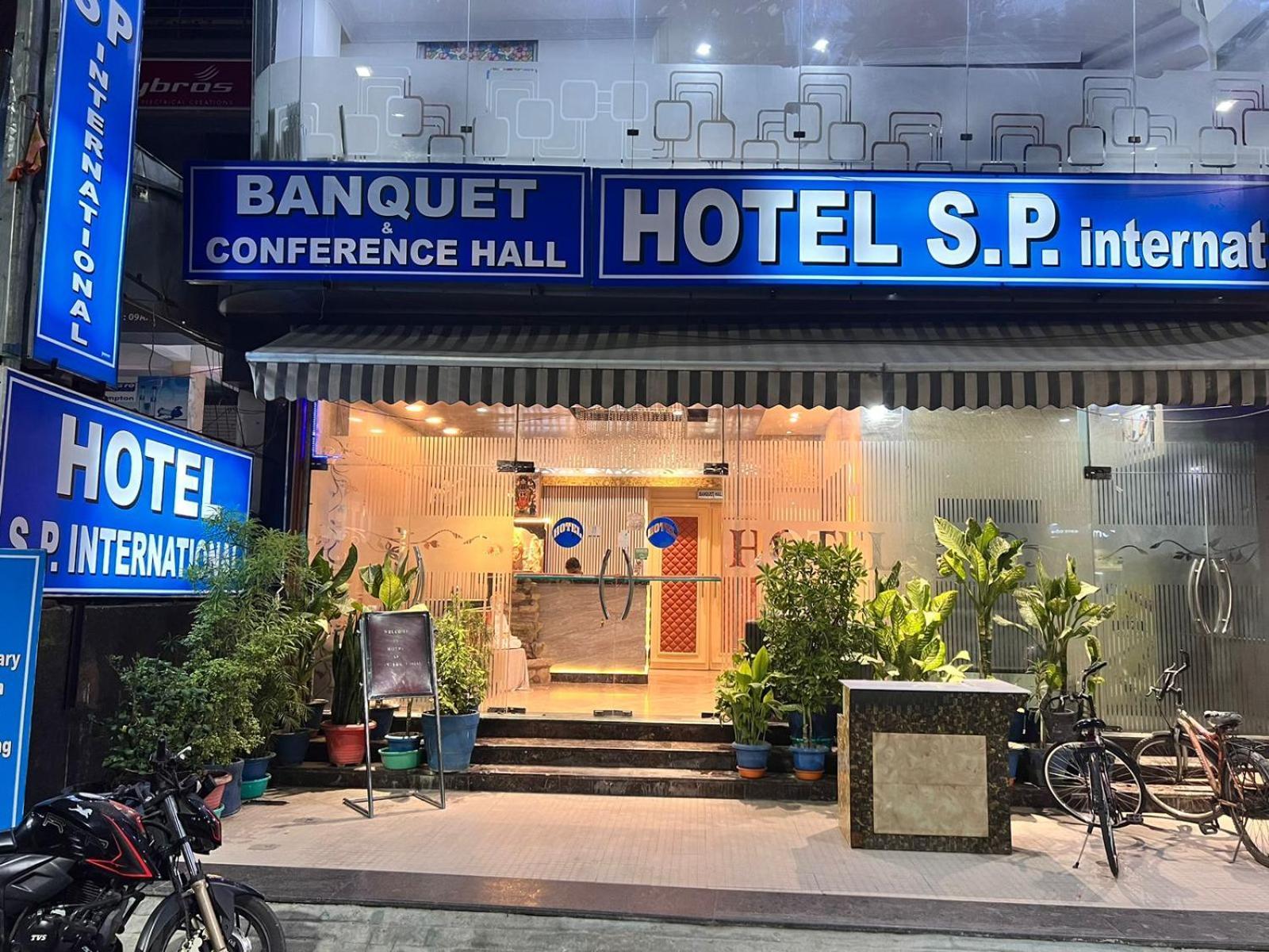 Hotel S P International A Unit Of Mavis Group Lucknow Exterior photo